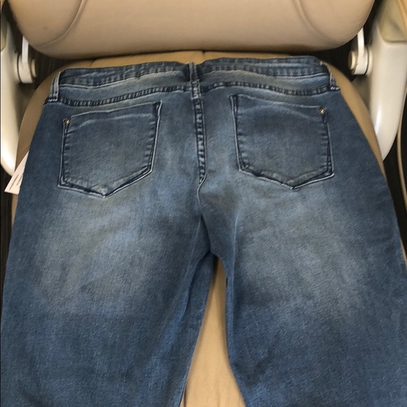 Distressed skinny jeans - Picture 3 of 3